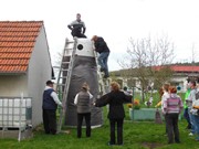 Sněhulák se změnil na Velikonočního zajíce